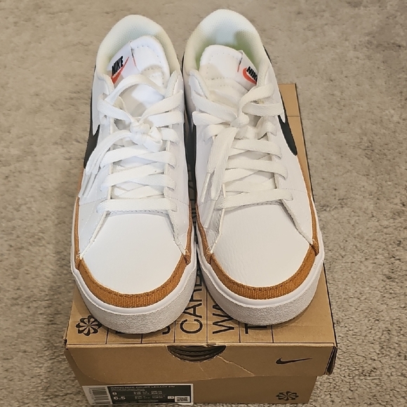 Nike White and Brown Sneakers Classic Design - Picture 2 of 6